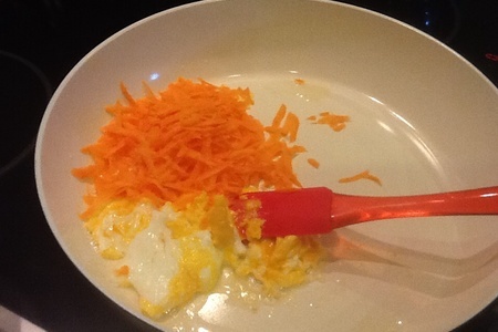 Жареный рис с креветками, завернутый в омлет: шаг 3