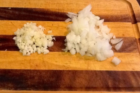 Жареный рис с креветками и курицей в ананасе: шаг 3