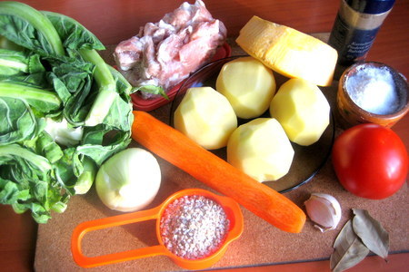 Сборный овощной суп на свинине: шаг 1