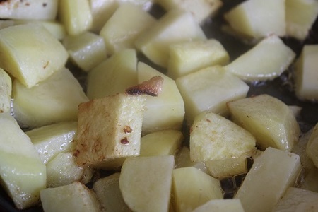 Картофель с маслятами в горшочках по-егерски: шаг 8