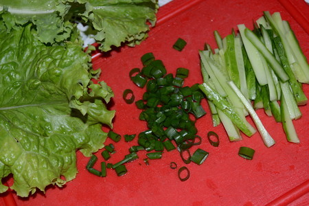 Тайский салат с рисом, креветками и огурцом: шаг 3