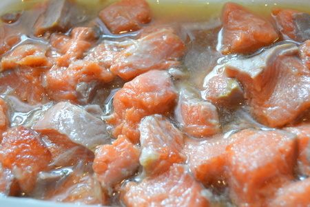Тайский салат с маринованным лососем: шаг 3