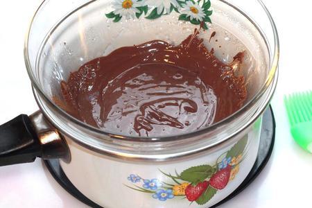 Шоколадно-фруктовое суфле с печеньем: шаг 2