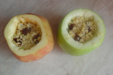 Яблоко с пшенкой и фруктами: шаг 4