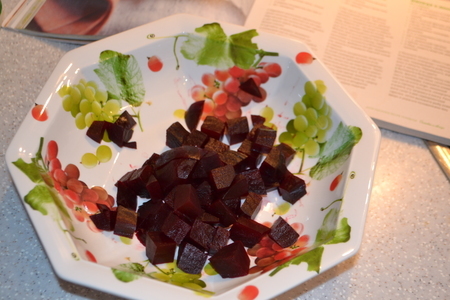 Салат из свеклы с миндальными лепестками: шаг 1