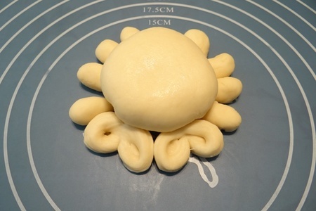 Пирожки "крабики" с начинкой из творога и сушеной клюквы.: шаг 19