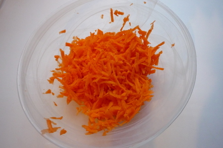Морковный салат с творогом : шаг 1