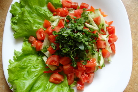Салат из маринованной тыквы с овощами, сырами и орехами: шаг 3
