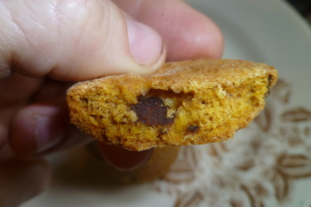 Тыквенно-шоколадное печенье с творожной начинкой: шаг 11