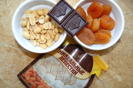 Шоколадно-ванильный десерт с орешками и абрикосом: шаг 4