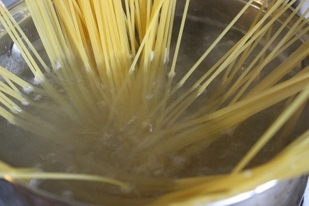 Спагетти с дарами моря и маслинами: шаг 2