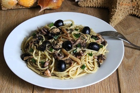 Спагетти с дарами моря и маслинами: шаг 13