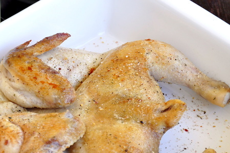 Цыпленок запеченный в ароматном зеленом соусе со сливами: шаг 3