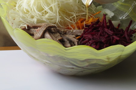 Салат со свежими овощами и языком: шаг 6