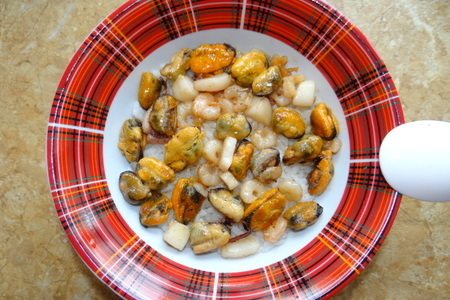 Рисовый салат с апельсинами и морепродуктами: шаг 3