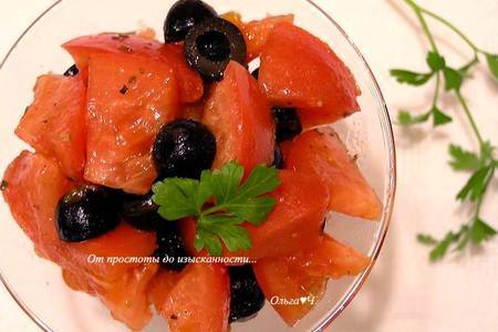 Салат из помидоров с маслинами и кедровым маслом: шаг 3