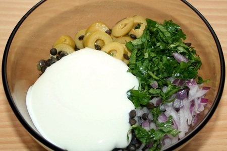 Салат из тунца с черной чечевицей и оливками в слоеных тарталетках: шаг 9