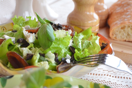 Зеленый салат с финиками и фетой: шаг 6