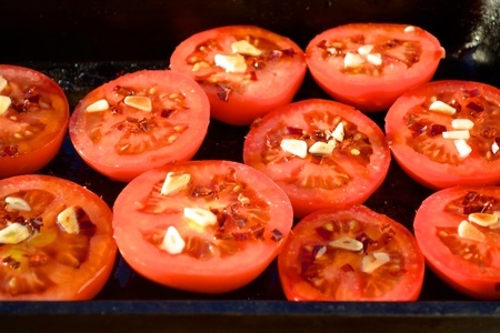 Средиземноморские шашлычки из тунца с острым томатным соусом: шаг 4