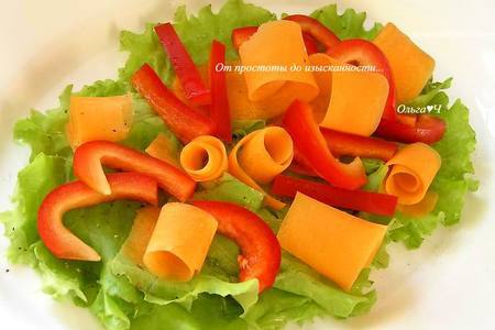 Салат из моркови и сладкого перца с мандаринами и кедровыми орешками: шаг 2