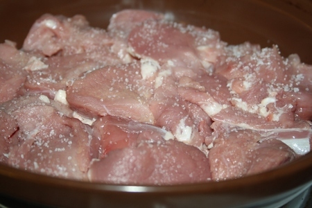 Тажин со свиной вырезкой и овощами на мангале: шаг 1