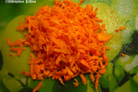 Рулет из картофельного теста с морковно-грибной начинкой: шаг 2