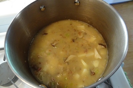 Крабовый крем суп с гребешками и грибами: шаг 6