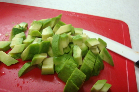 Салат из куриной грудки с авокадо.: шаг 4