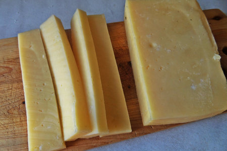 Картофельные биточки с сырной лавой: шаг 2