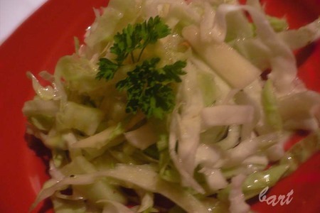 Салат огуречно- капустный с соевым соусом.: шаг 2