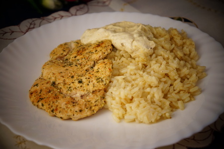 Курица с жёлтым рисом и чесночным соусом: шаг 6