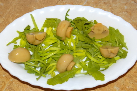 Салат овощной с грибами и апельсинами: шаг 1