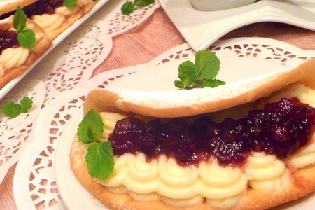 Пирожные бисквитные с марципановым кремом и брусникой: шаг 7