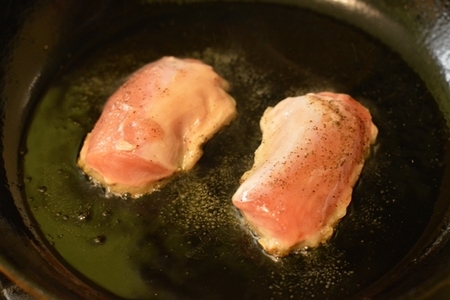 Салат из филе кролика с сыром фета и вялеными томатами.: шаг 1