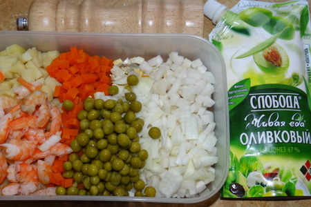 Салат "оливье" с креветками и дайконом: шаг 2