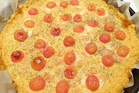 Пирог с сыром и томатами черри из пшенной каши: шаг 7