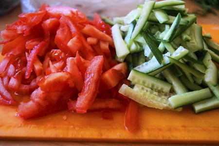 Салат овощной с говядиной и интересным соусом: шаг 3