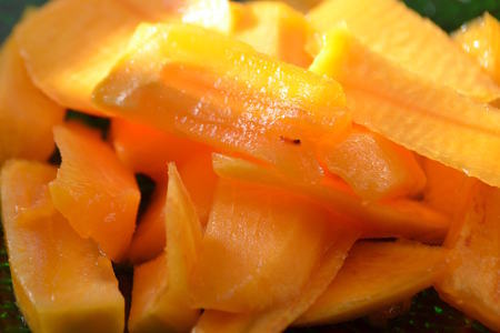 Салат с хурмой, мандаринами,свежим козьим сыром и дижонской горчицей: шаг 1