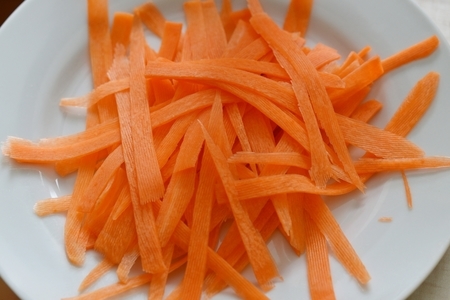 Утиная грудка с ореховым пралине и морковными "фетучини": шаг 1