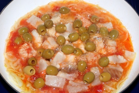 Рыба с овощами и оливками с рисом на гарнир: шаг 5