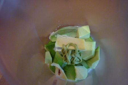 Креветки в кокосовой и льняной панировке с  соусом из авокадо: шаг 4