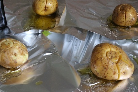 Печеный картофель с селедочным соусом: шаг 3