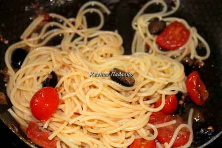 Спагетти с анчоусами, томатами и чили: шаг 3