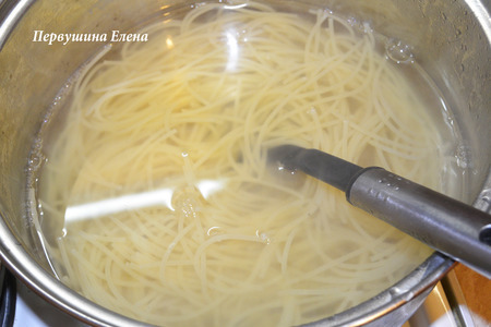 Спагетти с соево-сметанным соусои и семенами подсолнуха : шаг 2