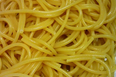 Спагетти в соусе из  тыквы и куриной грудки,с трюфельным маслом и бренди: шаг 3