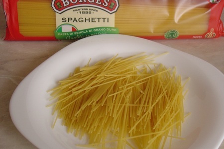 Мягкие вафли из спагетти borges и яблок под клубнично-яблочным соусом: шаг 1