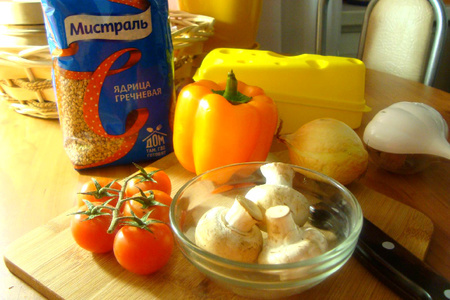 Гречневая каша из горшка с овощами и грибами под сыром.: шаг 1