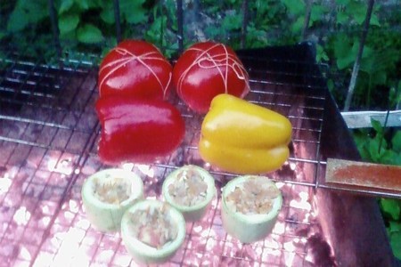Разноцветные овощи, фаршированные мясом с дымком: шаг 6