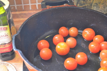 Фарфалле с креветками-темпура, томатами в соусе бальзамик и луковой запвавкой: шаг 3