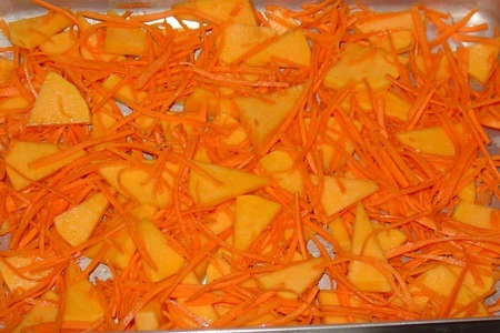 Салат из тыквы с морковью и изюмом +ideal+руккола,куркума, имбирь.: шаг 4